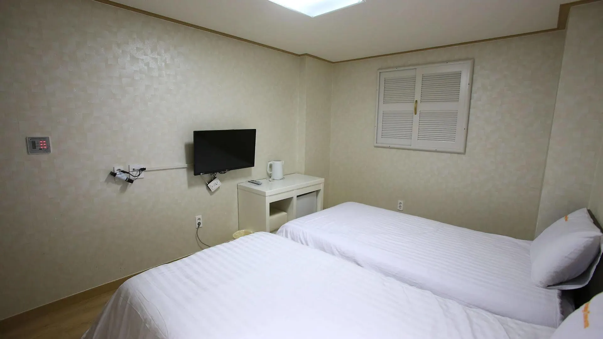 Orange Tree Hotel Csedzsu