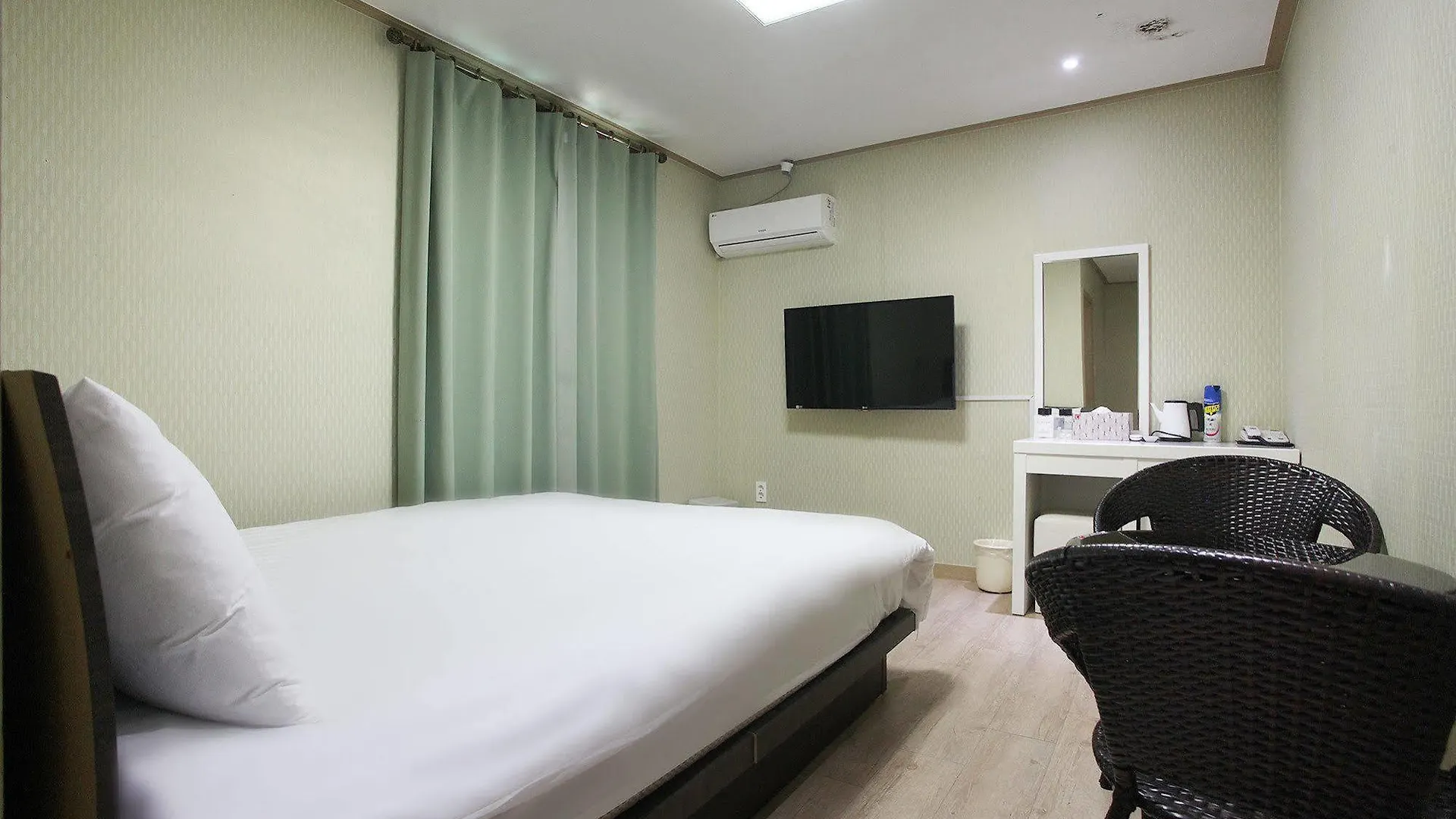 Orange Tree Hotel Чеджудо 2*,  Южная Корея
